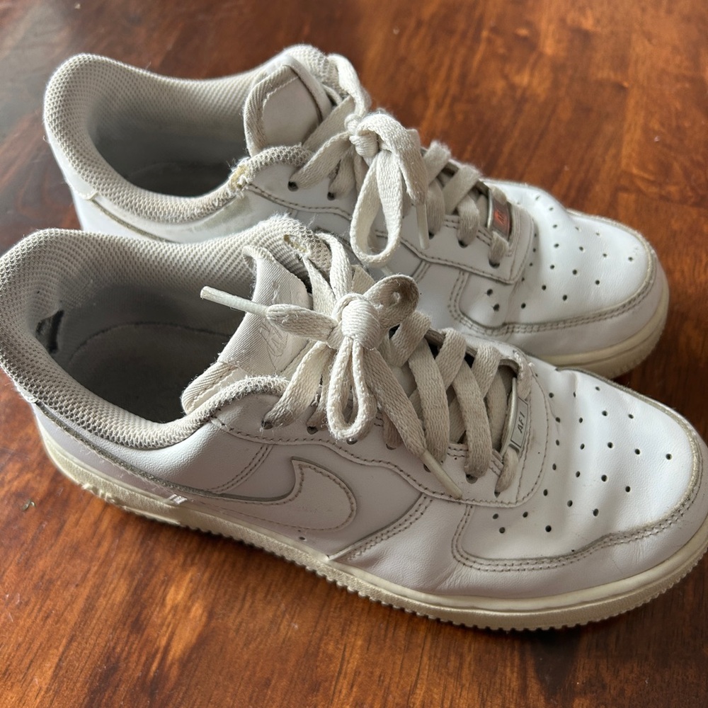 Nike Af1 Air Force 1 Low Top White Sneakers, 7.5 US 38.5 EUR